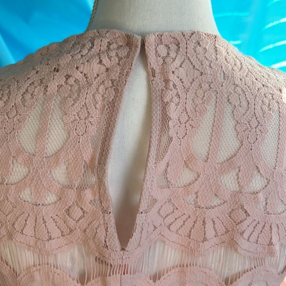 Buy2items get1free 3/$20items for$40. Peach lace round neck short sleeve top - Picture 6 of 8